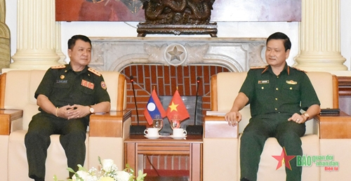 Trung tướng Nguyễn Văn Đức tiếp xã giao Phó cục trưởng Cục Tuyên huấn, Tổng cục Chính trị Quân đội nhân dân Lào